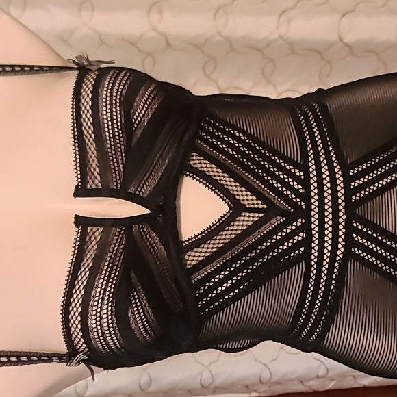 Victoria's Secret Sexy Slip with Garters. 34B EUC - Picture 5 of 8